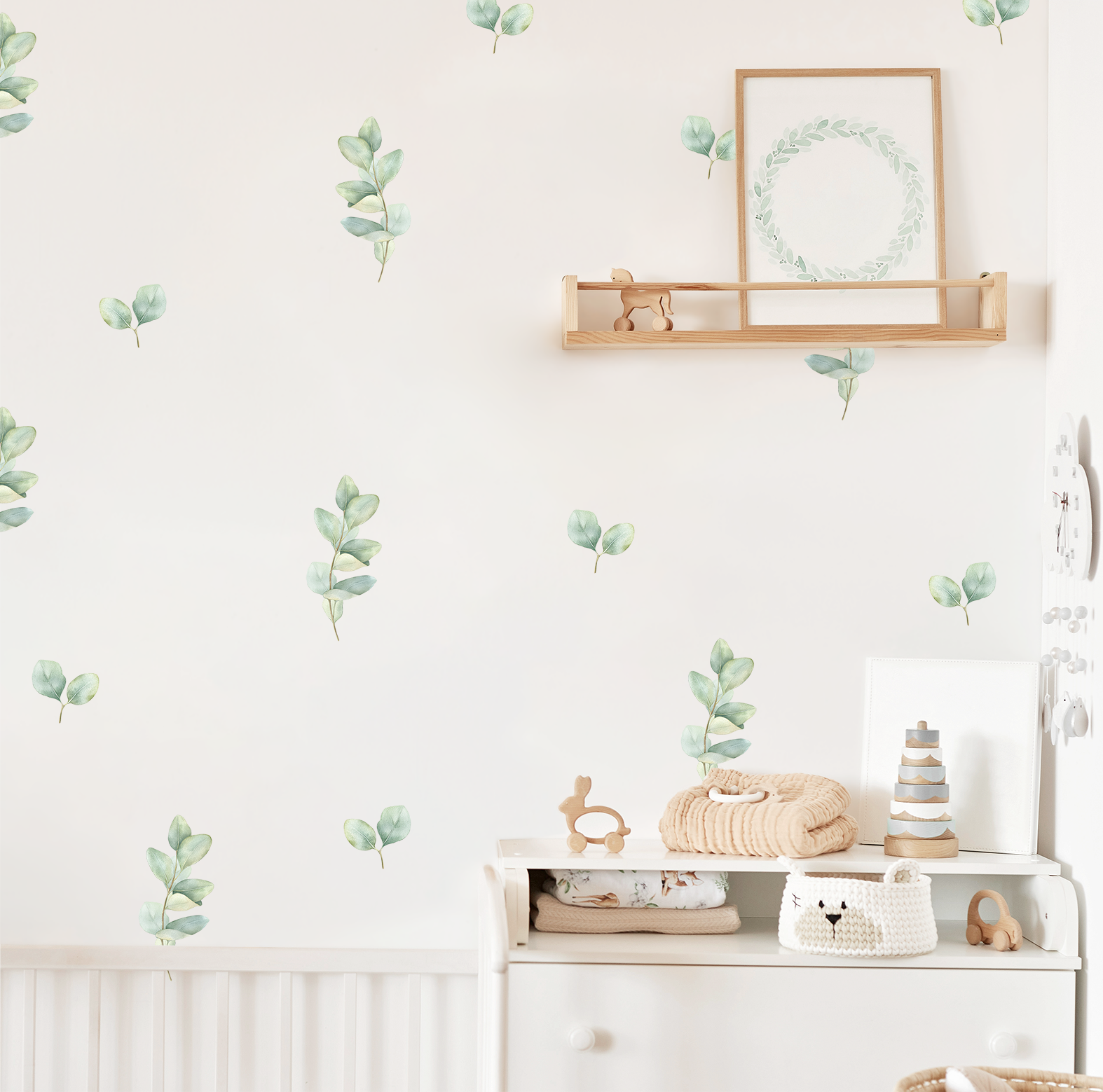 stickers muraux eucalyptus chambre bebe