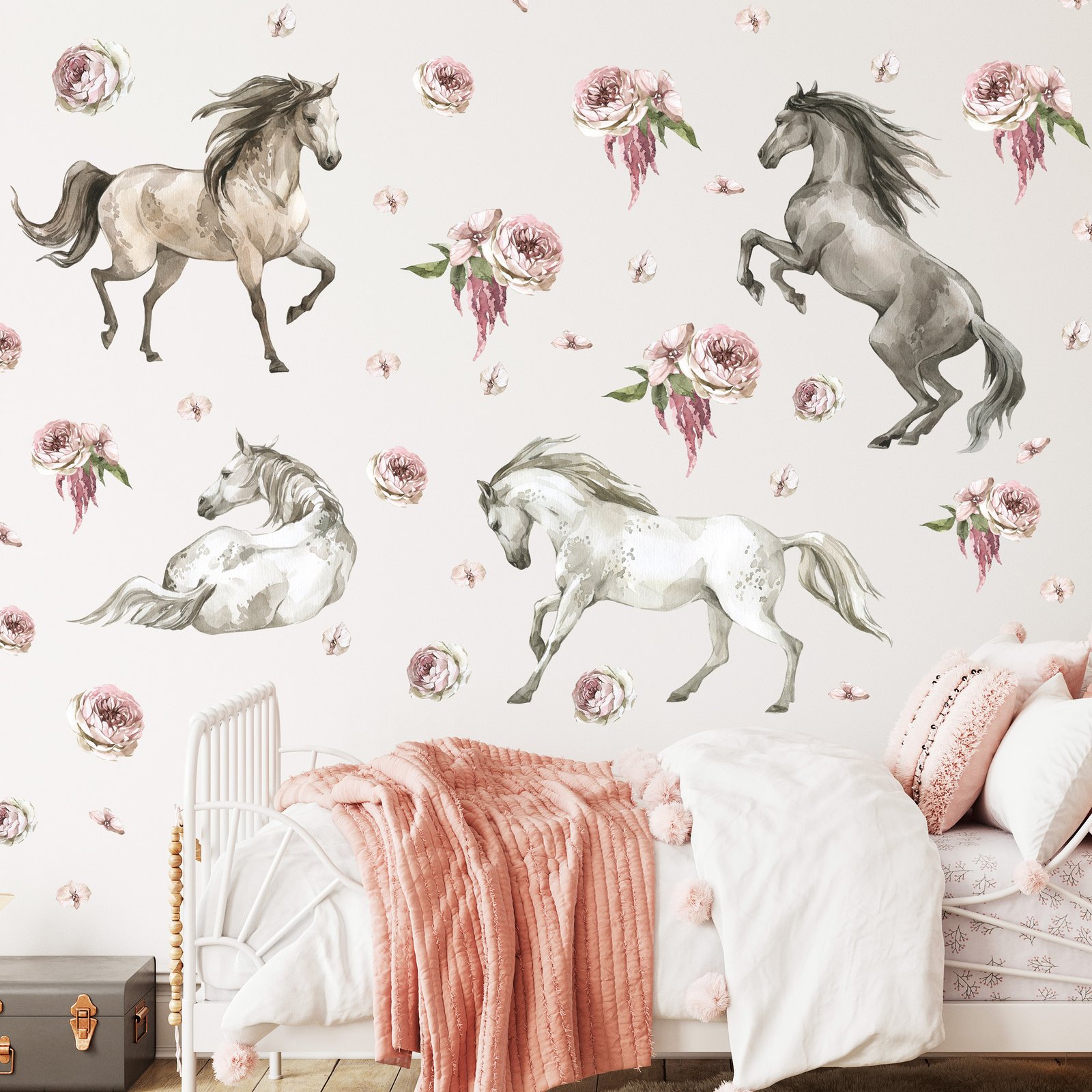 déco murale chevaux gris et fleurs roses enfant